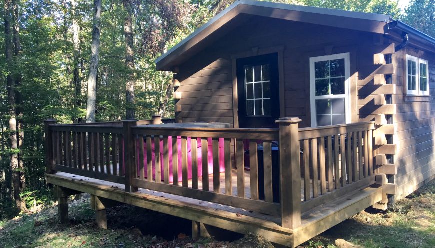 Riverside Log Cabin - Back Porch