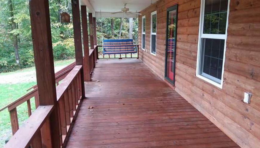 Radnor Hollow Bunkhouse - Front Porch