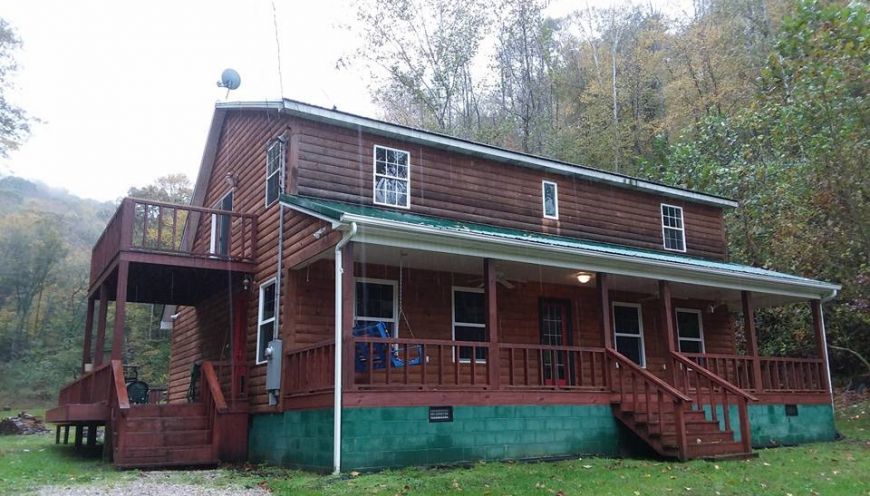 Radnor Hollow Bunkhouse - Bunkhouse Front